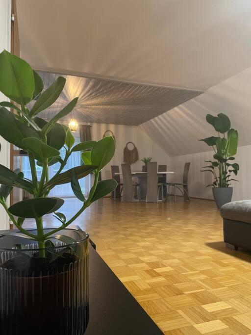 Fewo Boho 110 Qm Mit Bergblick 3 Min Bahnhof Apartment Laufen Exterior photo
